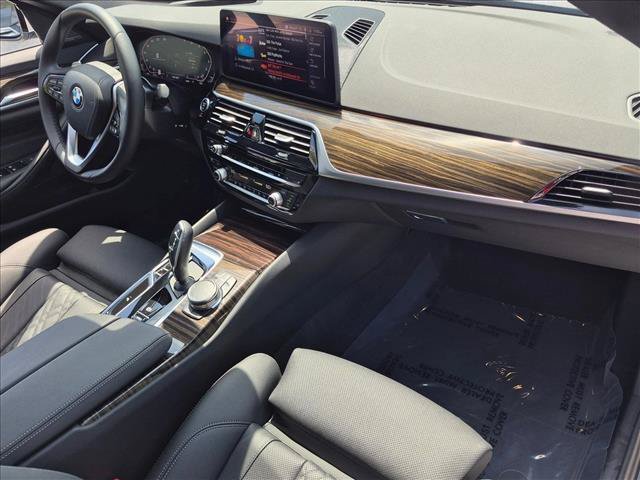 Used 2023 BMW 530i w/ Premium Package RWD image 20
