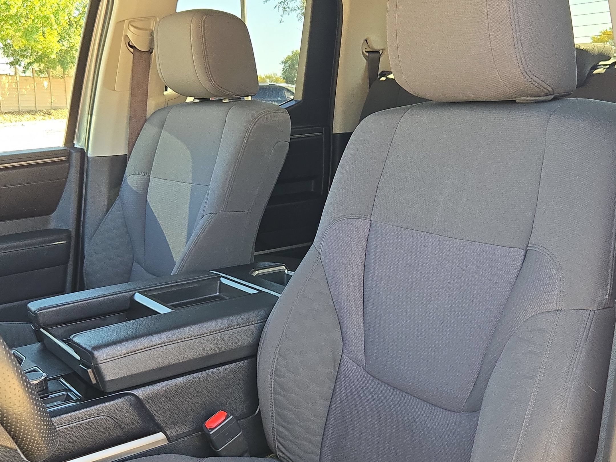Used 2022 Toyota Tundra SR5 AWD/4WD image 13