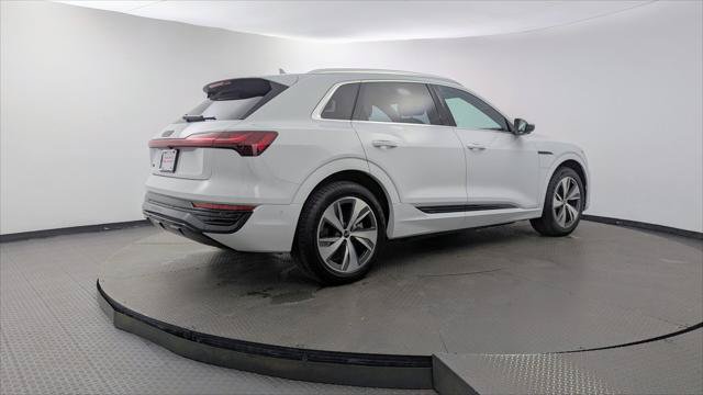 Used 2024 Audi Q8 e-tron Premium Plus w/ Premium Plus Package AWD/4WD image 8