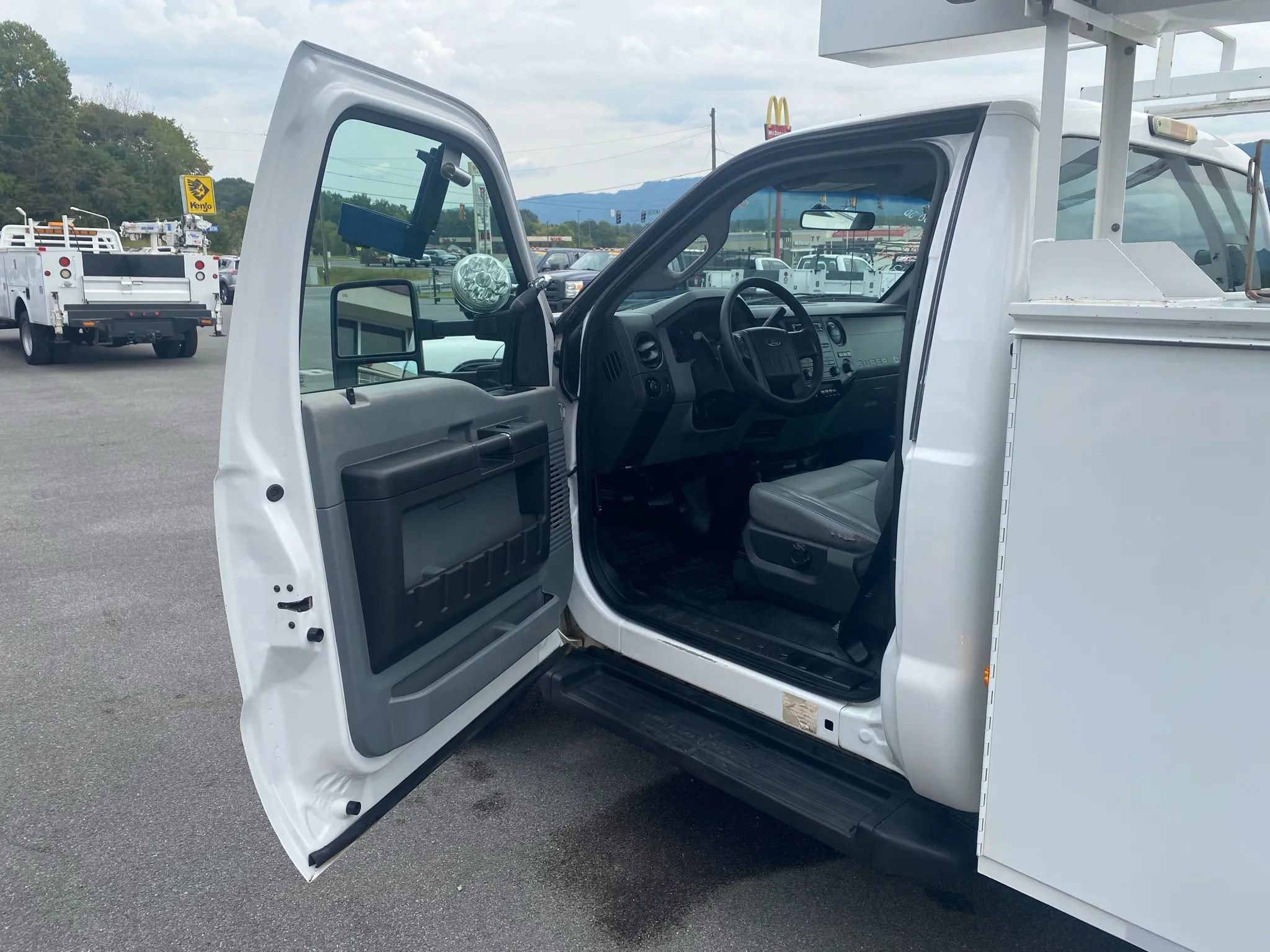 Used 2012 Ford F350 XL w/ PWR Equipment Group AWD/4WD image 8