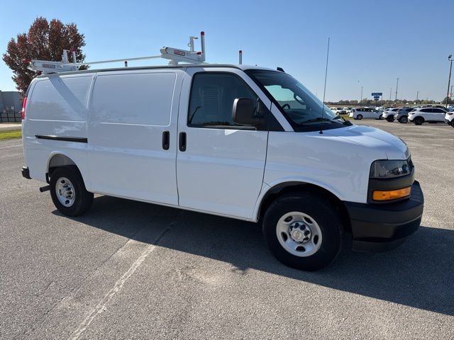 Used 2025 Chevrolet Express 3500 w/ Driver Convenience Package RWD image 7