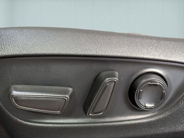 Used 2023 Toyota Sienna XSE FWD image 14