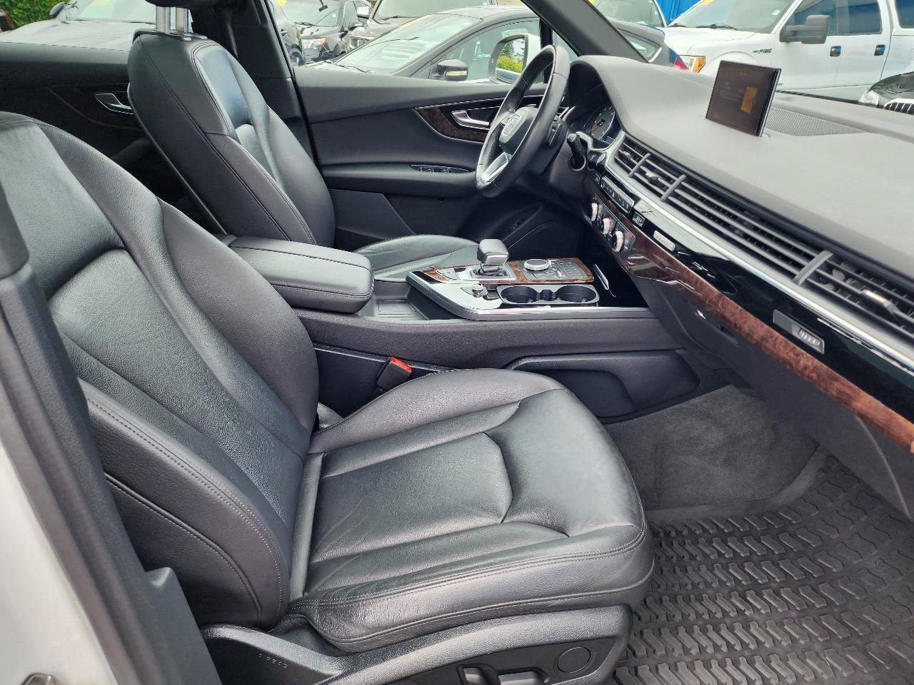 Used 2017 Audi Q7 3.0T Premium AWD/4WD image 34
