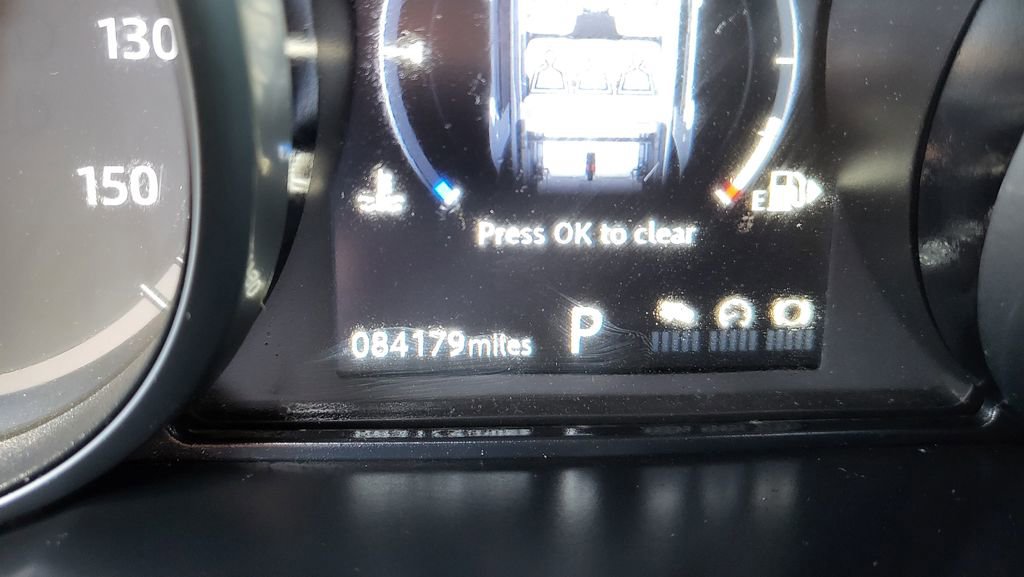 Used 2018 Land Rover Discovery Sport HSE image 31