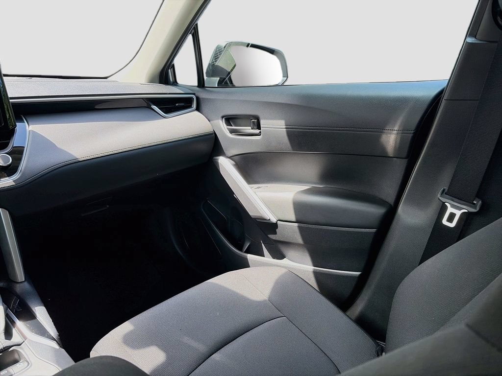Used 2024 Toyota Corolla Cross LE FWD image 23
