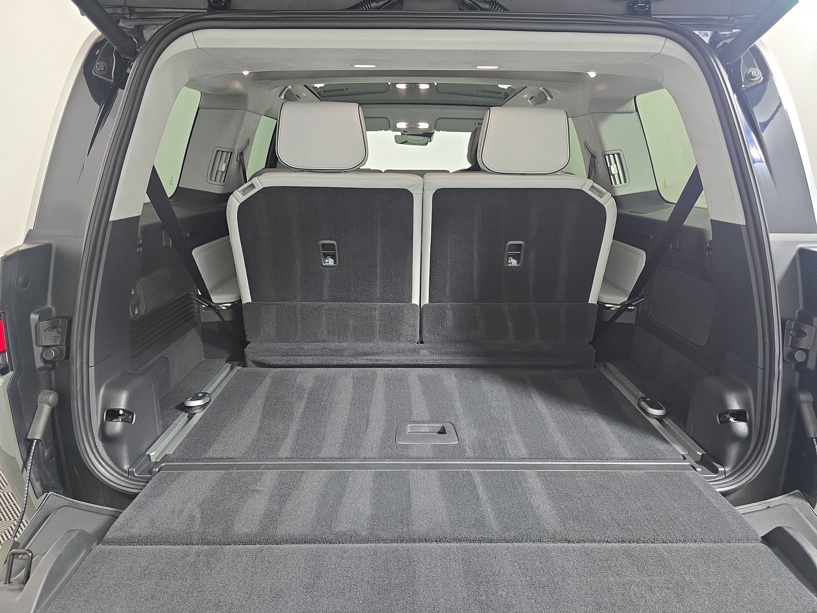 Used 2023 Rivian R1S Launch Edition AWD/4WD image 15