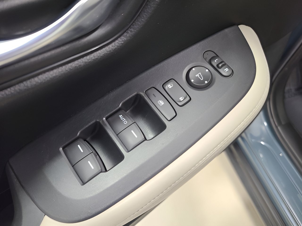 Used 2024 Honda HR-V LX image 18
