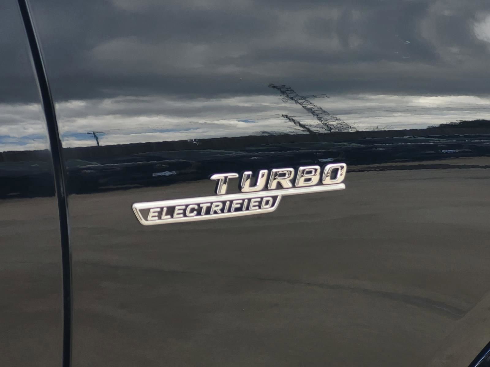 Used 2024 Mercedes-Benz GLC 43 AMG 4MATIC image 7