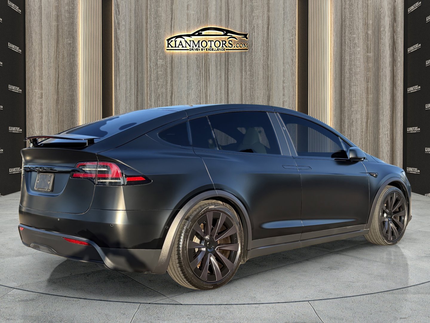 Used 2022 Tesla Model X image 9