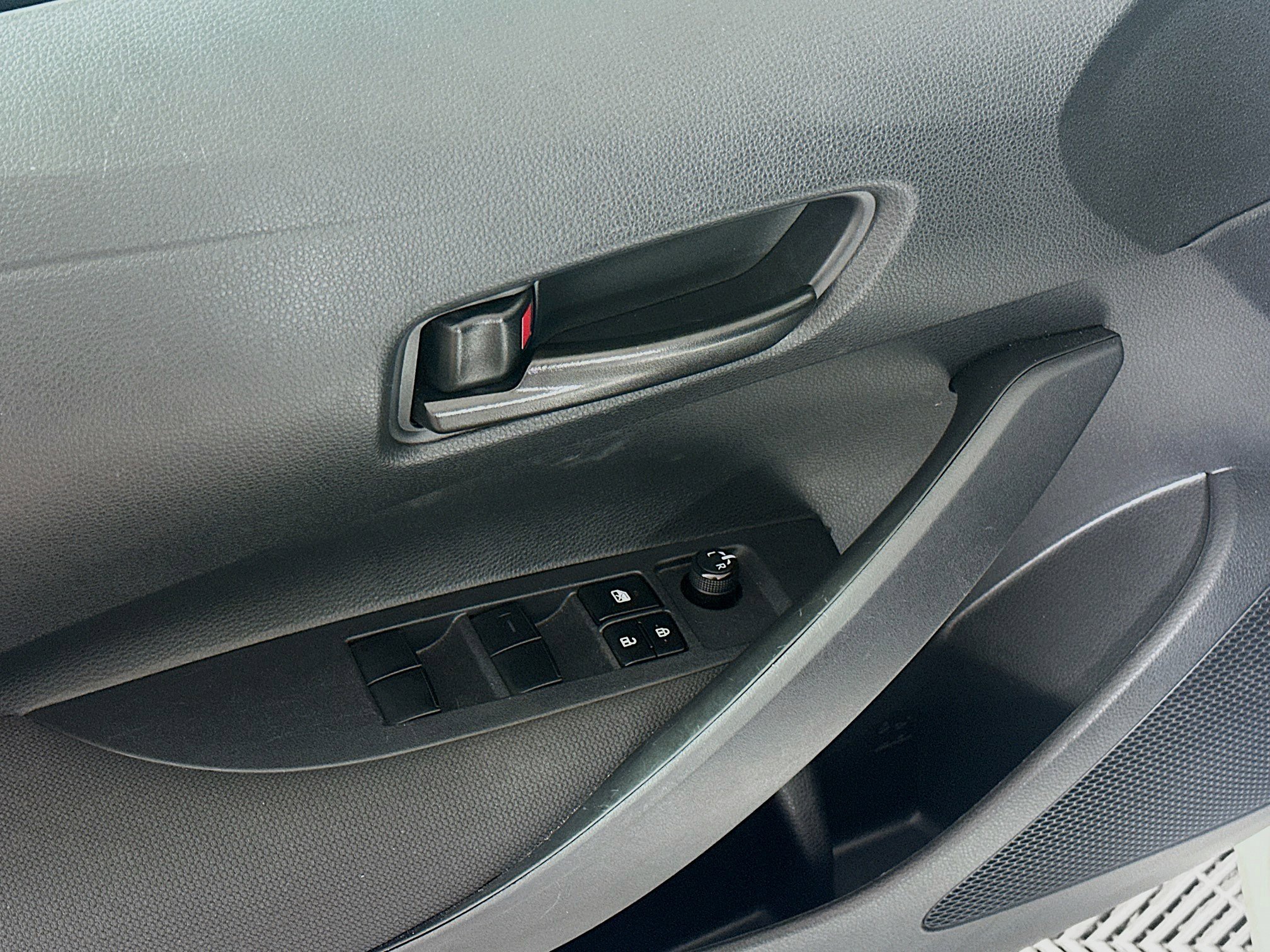 Used 2024 Toyota Corolla LE FWD image 15