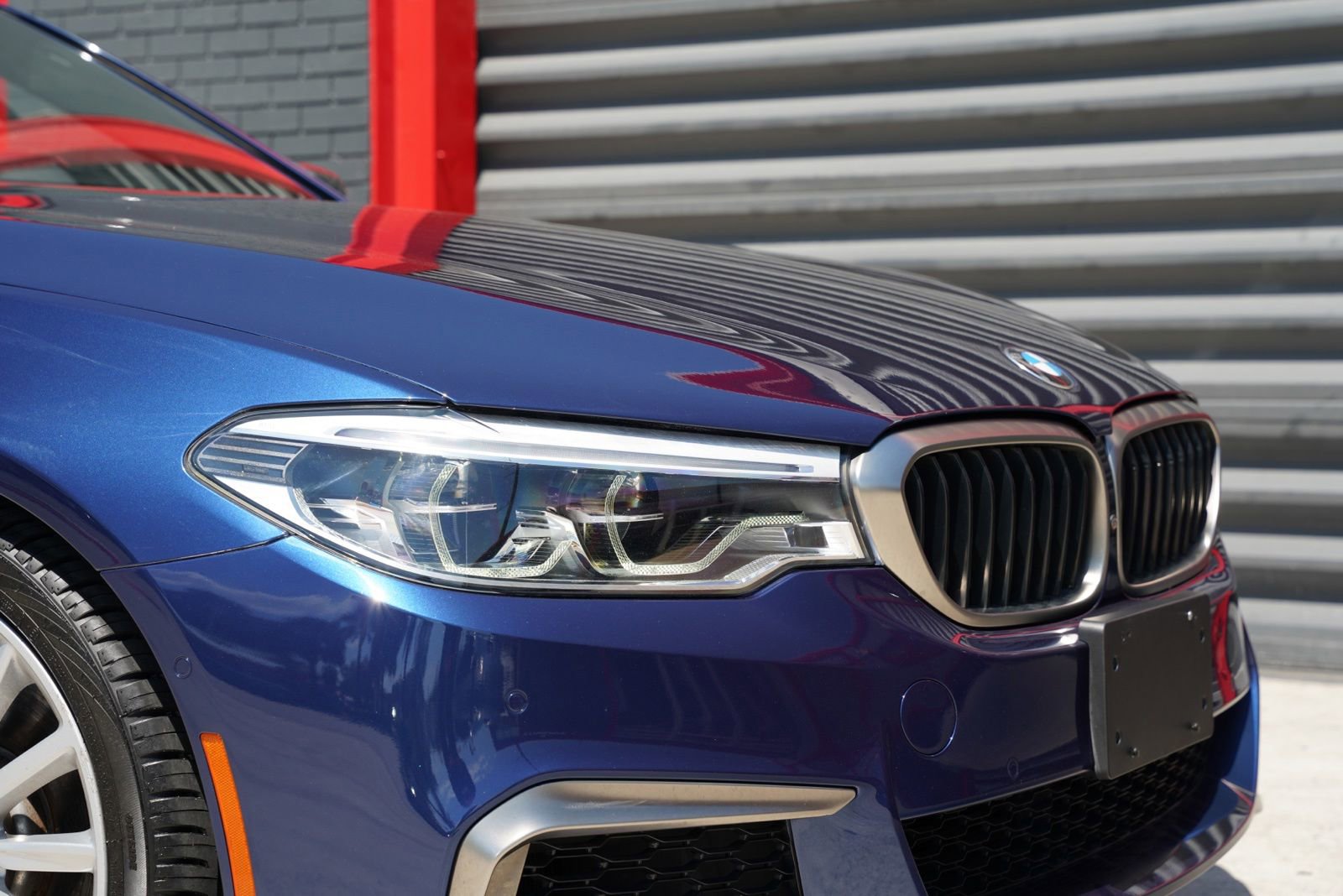 Used 2020 BMW M550i xDrive w/ Dynamic Handling Package AWD/4WD image 3