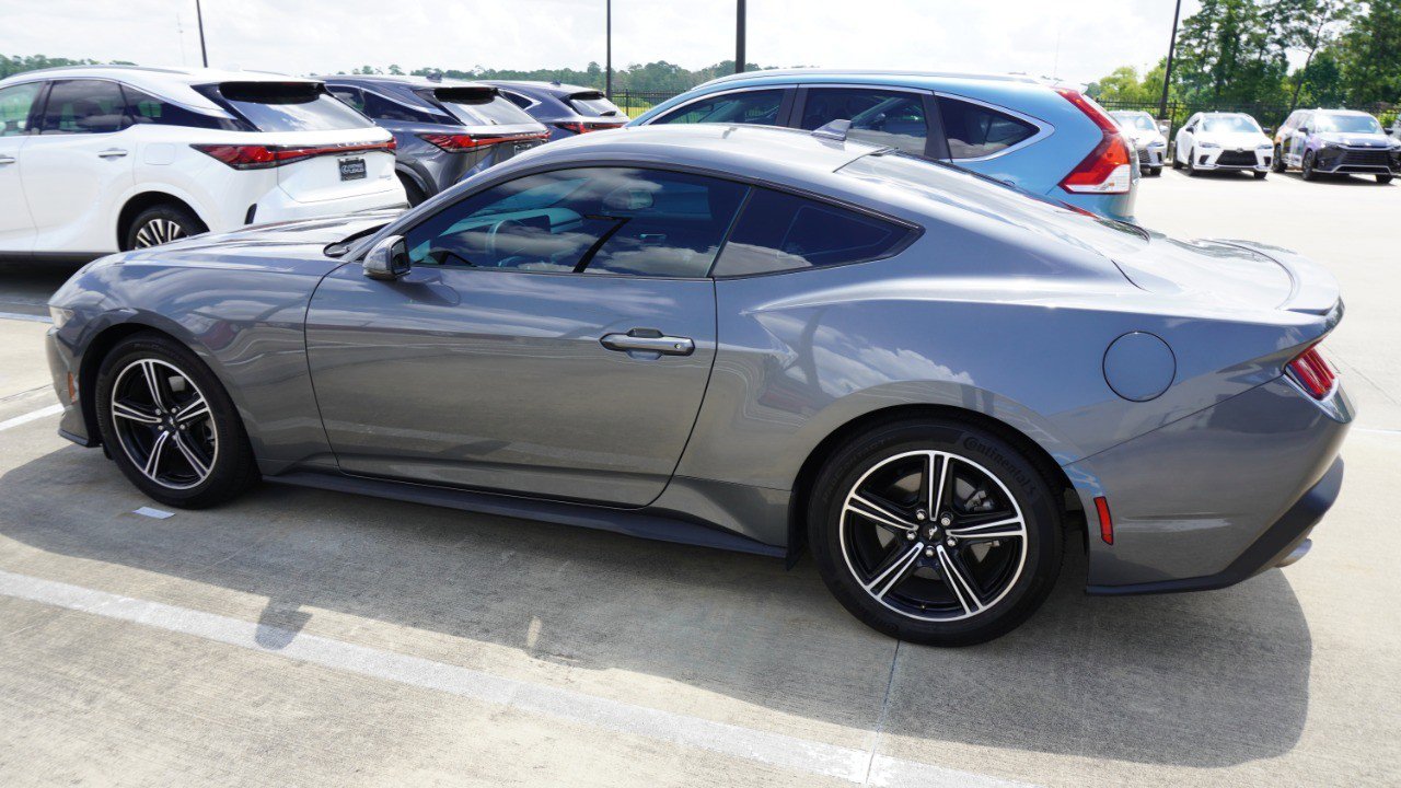 Used 2024 Ford Mustang Premium RWD image 4