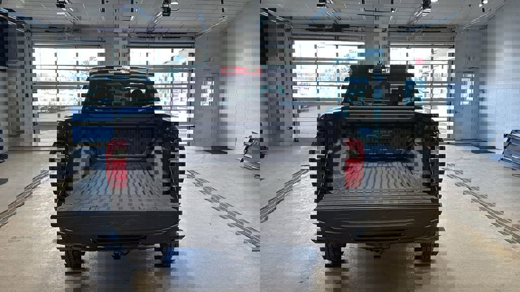 New 2026 GMC Canyon Elevation w/ Convenience Package image 16