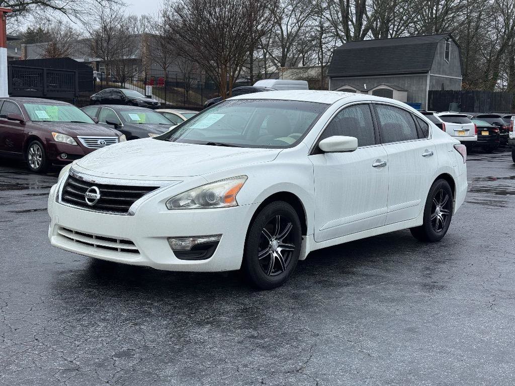 Used 2015 Nissan Altima 2.5 S w/ Power Driver Seat Package FWD image 3