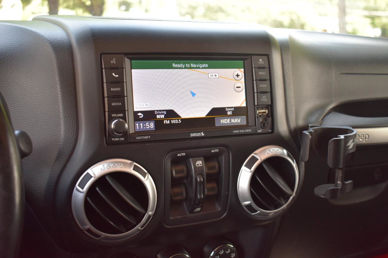Used 2014 Jeep Wrangler Unlimited Rubicon w/ Connectivity Group AWD/4WD image 27