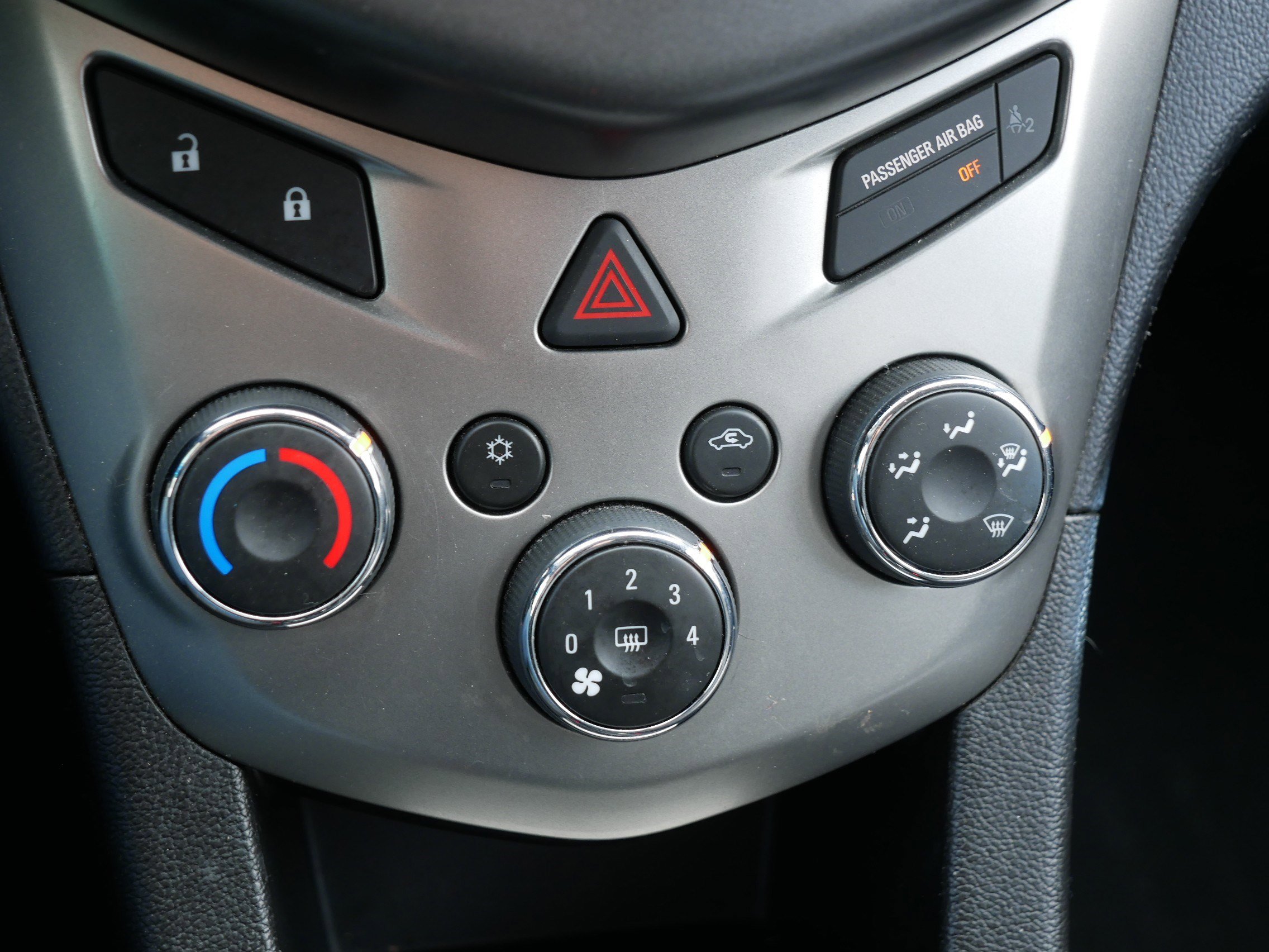 Used 2014 Chevrolet Sonic LT image 23