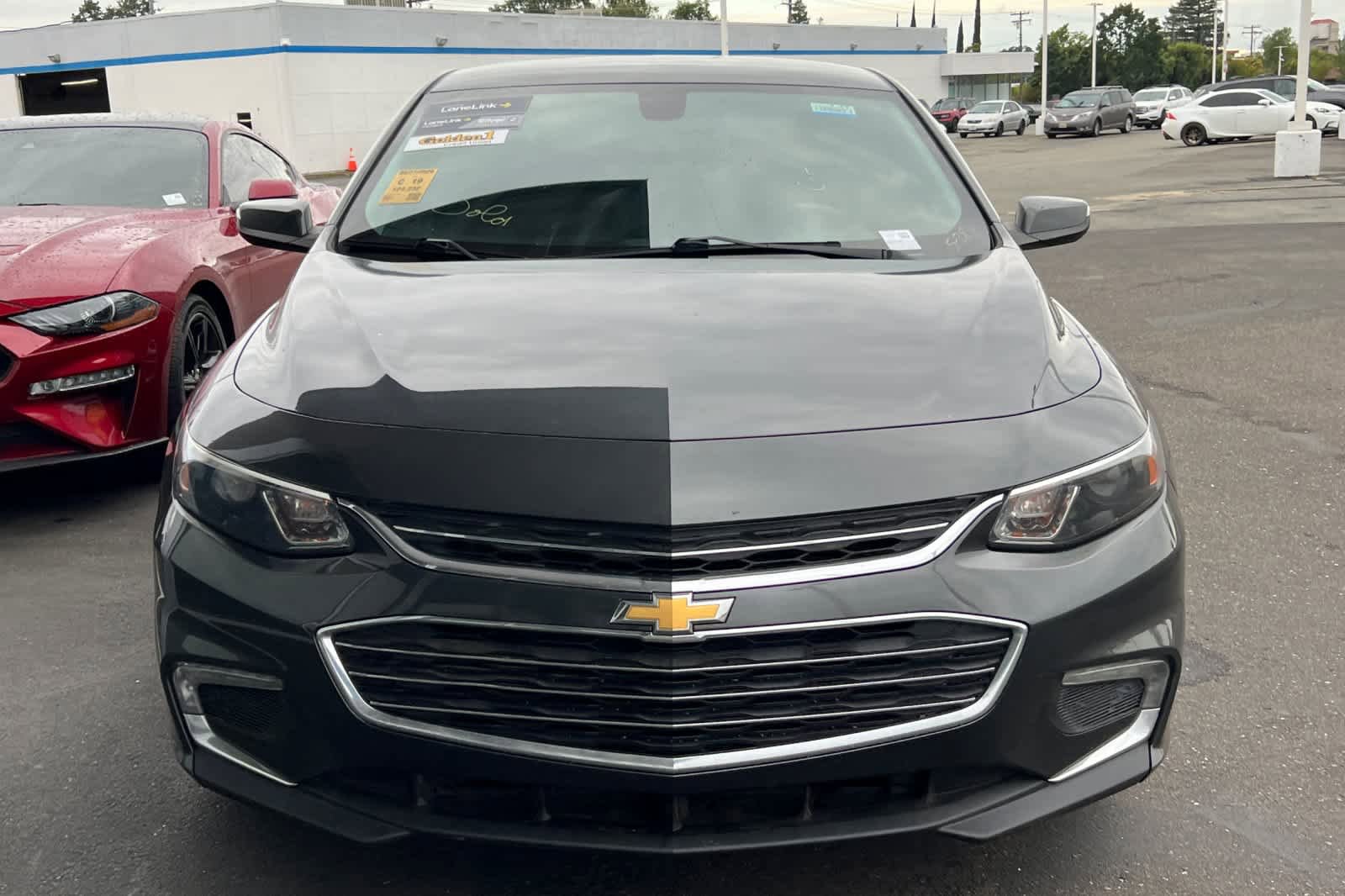 Used 2018 Chevrolet Malibu LT FWD image 2
