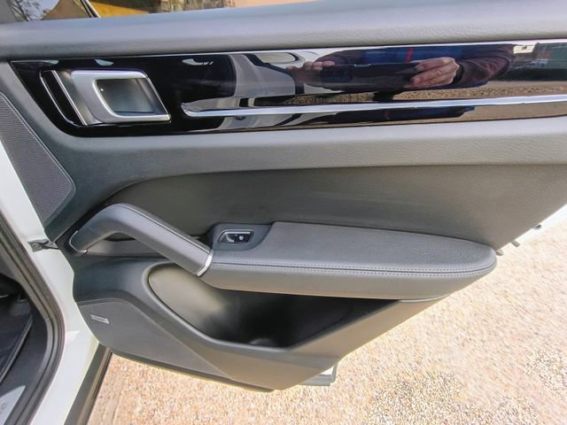 Used 2020 Porsche Cayenne image 52