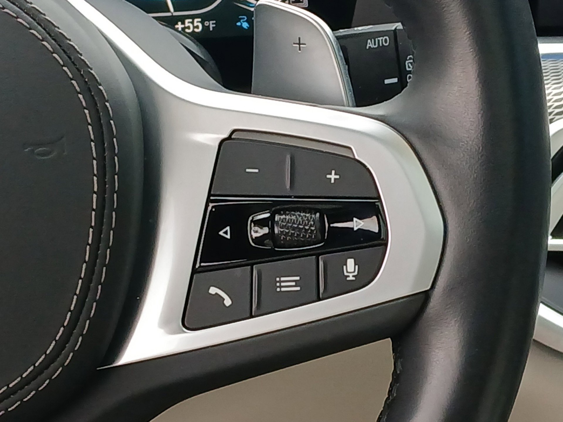 Used 2022 BMW X5 xDrive45e w/ M Sport Package image 10