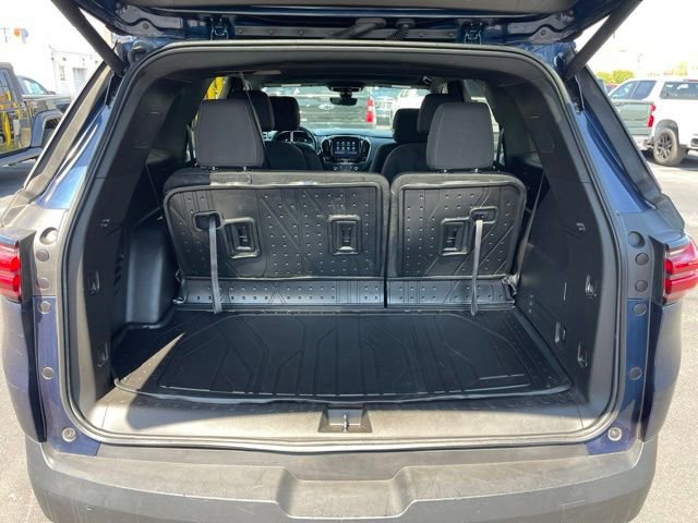 Used 2023 Chevrolet Traverse LT w/ Rear Camera Mirror Package image 7