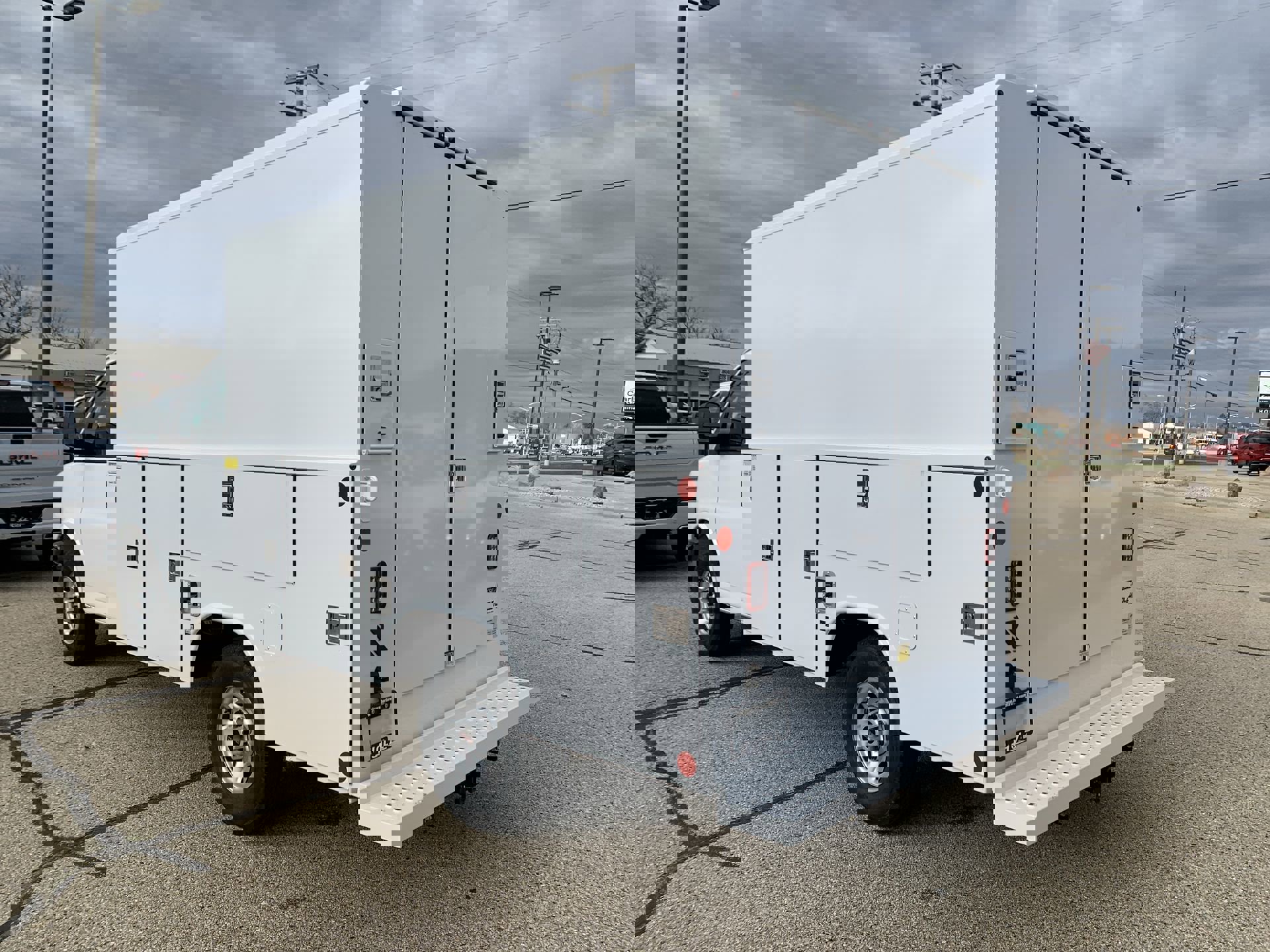 New 2025 GMC Savana 3500 w/ Power Convenience Package image 37