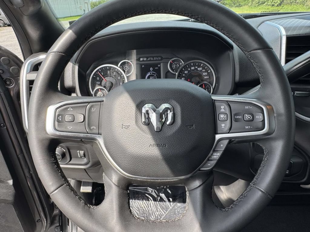 Used 2025 RAM 2500 Big Horn AWD/4WD image 17