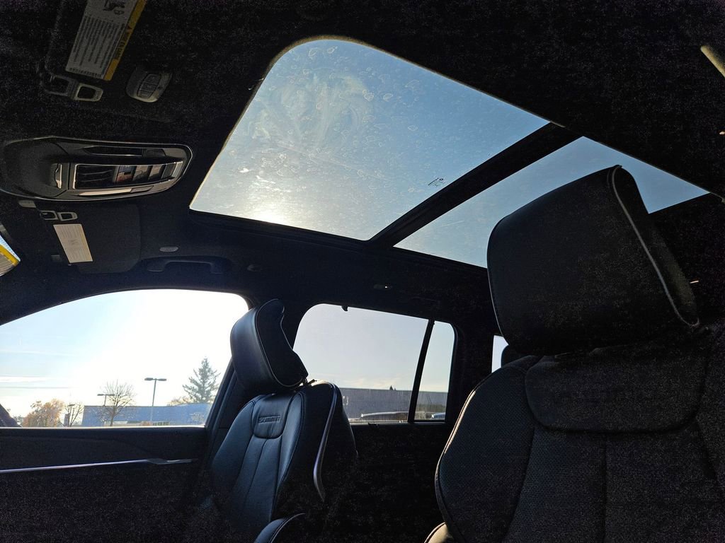 New 2025 Jeep Grand Cherokee Summit w/ Obsidian Package image 38
