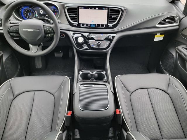 New 2027 Chrysler Pacifica Limited AWD/4WD image 26