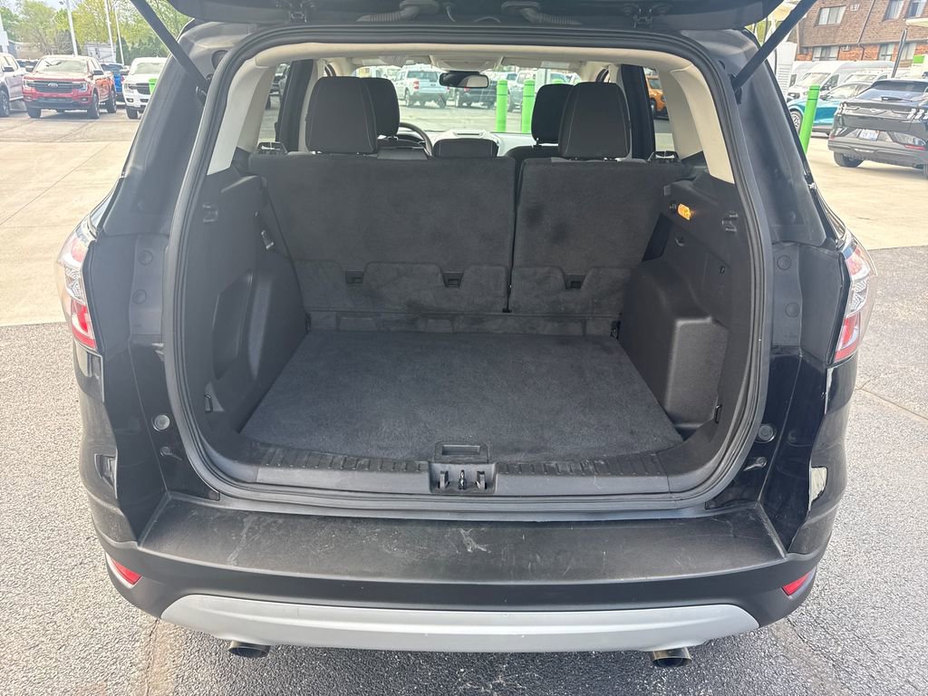 Used 2018 Ford Escape SE w/ Ford Safe & Smart Package AWD/4WD image 12