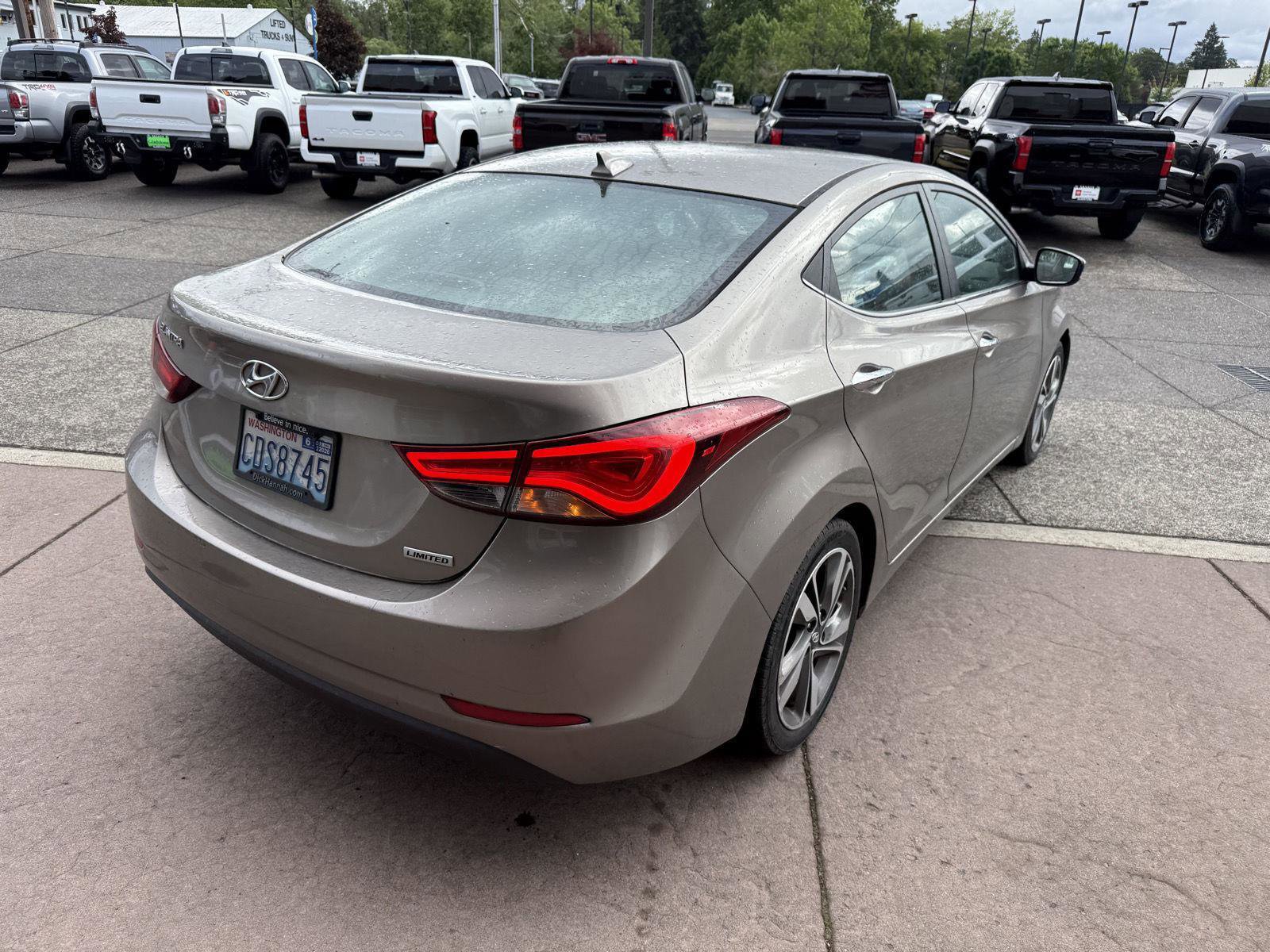 Used 2015 Hyundai Elantra Limited w/ Option Group 05 FWD image 3