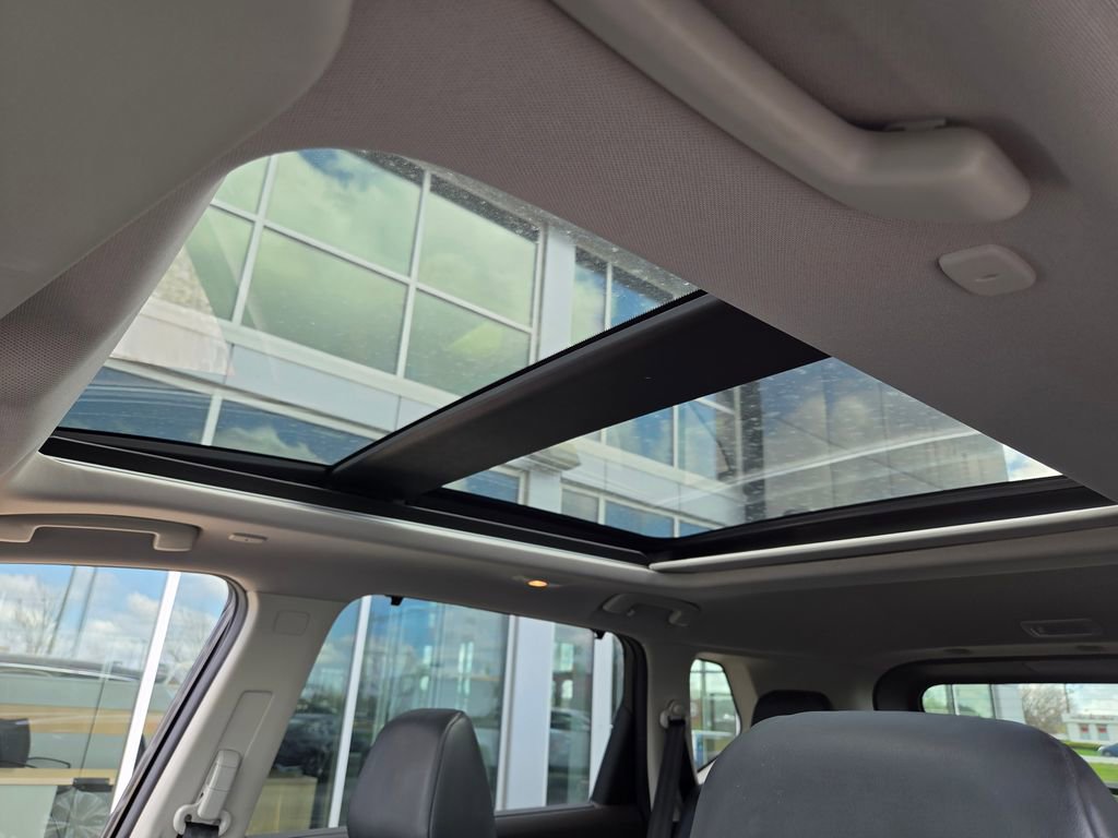 Used 2022 Nissan Rogue SV w/ SV Premium Package image 21