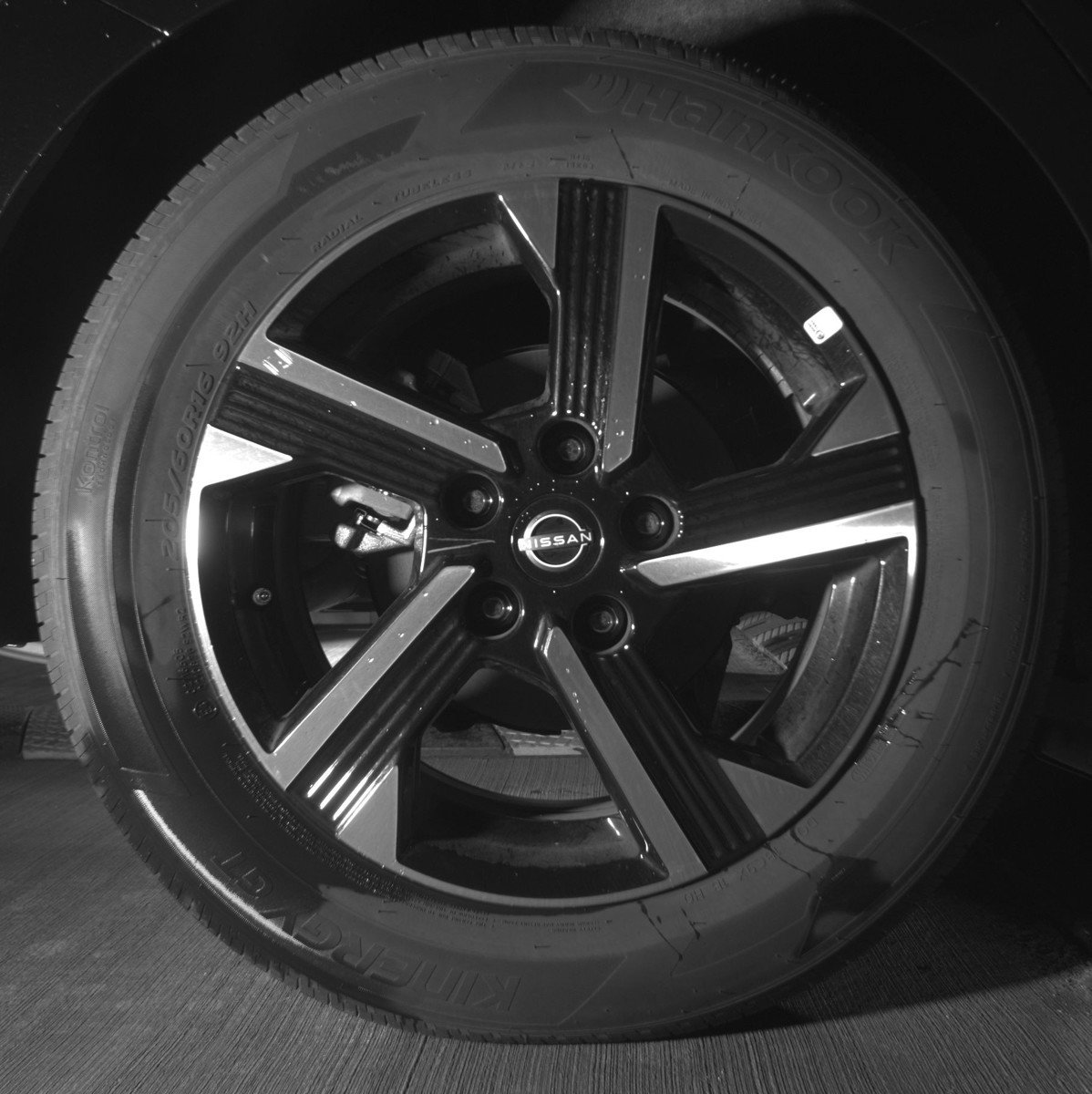 Used 2025 Nissan Sentra SV image 13