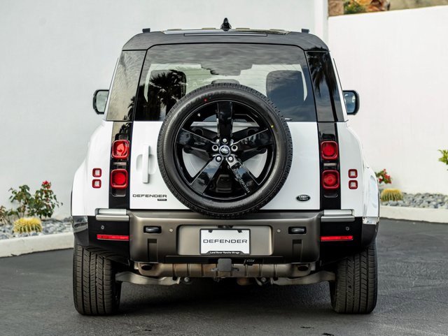 Used 2021 Land Rover Defender 110 X-Dynamic HSE image 8