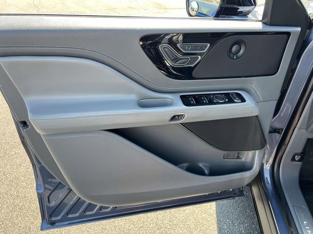 Used 2021 Lincoln Aviator Reserve w/ Equipment Group 201A image 13