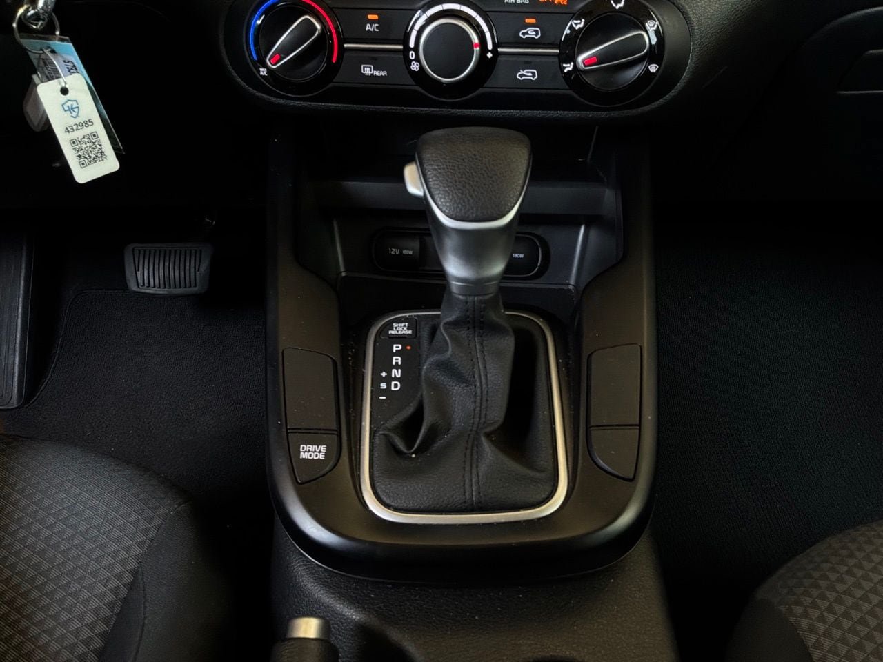 Used 2025 Kia Soul LX w/ LX Technology Package FWD image 21