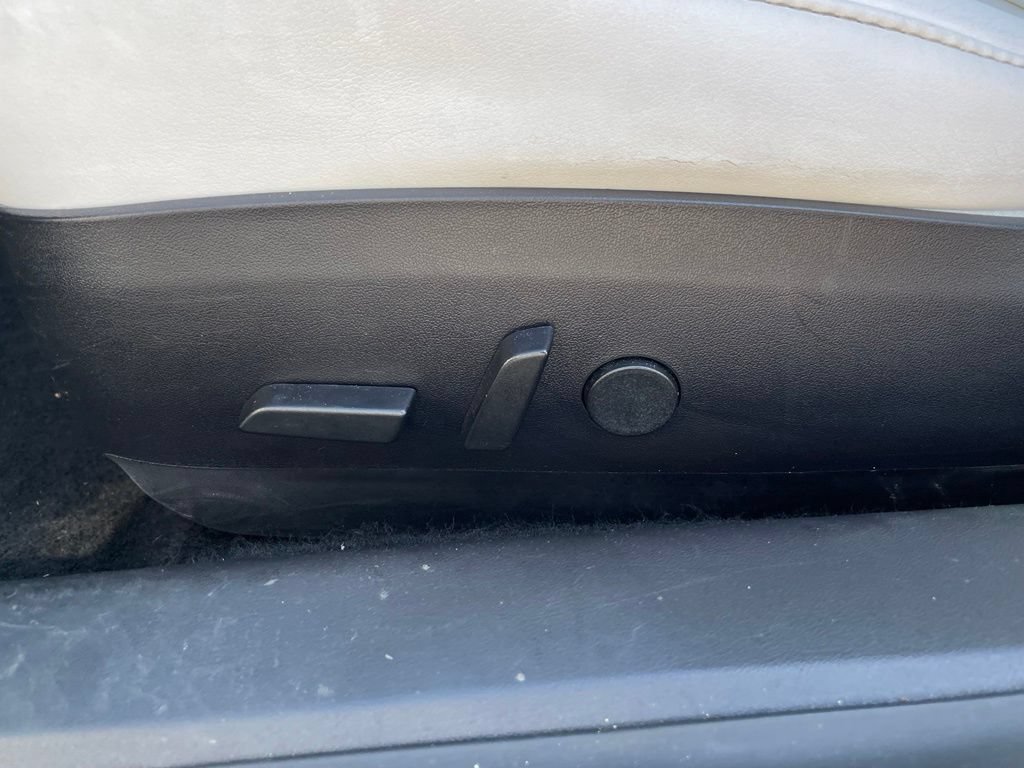 Used 2020 Tesla Model 3 Standard Range RWD image 10