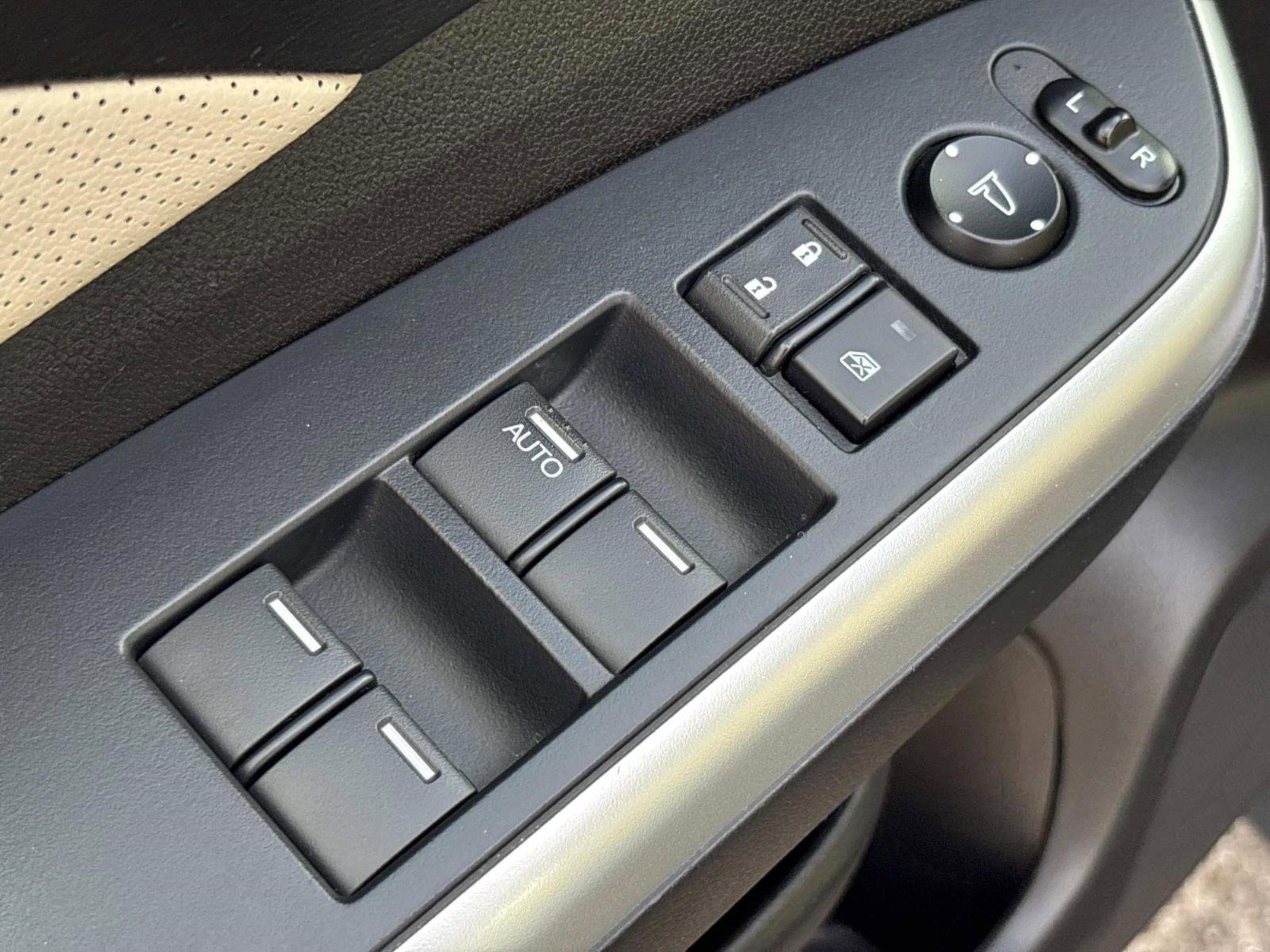 Used 2015 Honda CR-V EX-L image 24