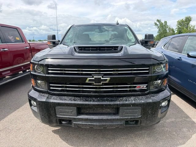 Used 2017 Chevrolet Silverado 2500 LT w/ Midnight Edition AWD/4WD image 2