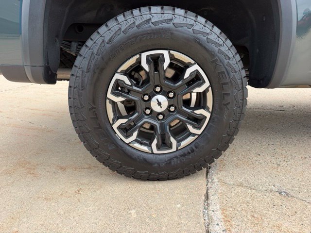 Used 2025 Chevrolet Silverado 1500 ZR2 w/ Technology Package AWD/4WD image 12