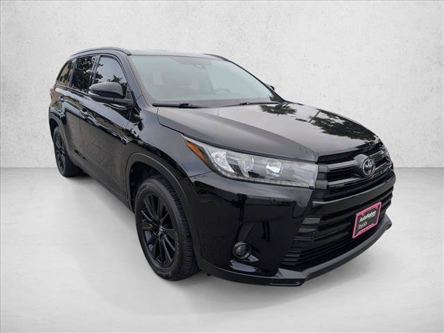 Used 2019 Toyota Highlander SE FWD video 3
