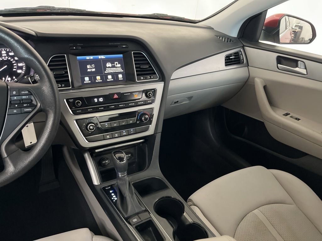Used 2017 Hyundai Sonata SE w/ Cargo Package FWD image 32