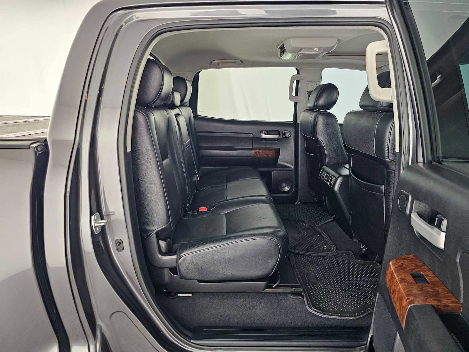 Used 2011 Toyota Tundra Limited w/ Platinum Pkg image 12