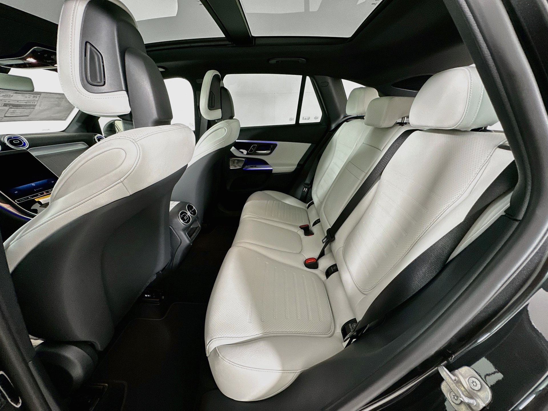 New 2027 Mercedes-Benz GLC 300 4MATIC image 27