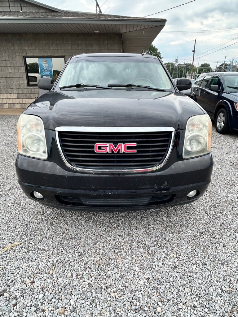 Used 2011 GMC Yukon XL SLT w/ SLT-2 Equipment Package image 2