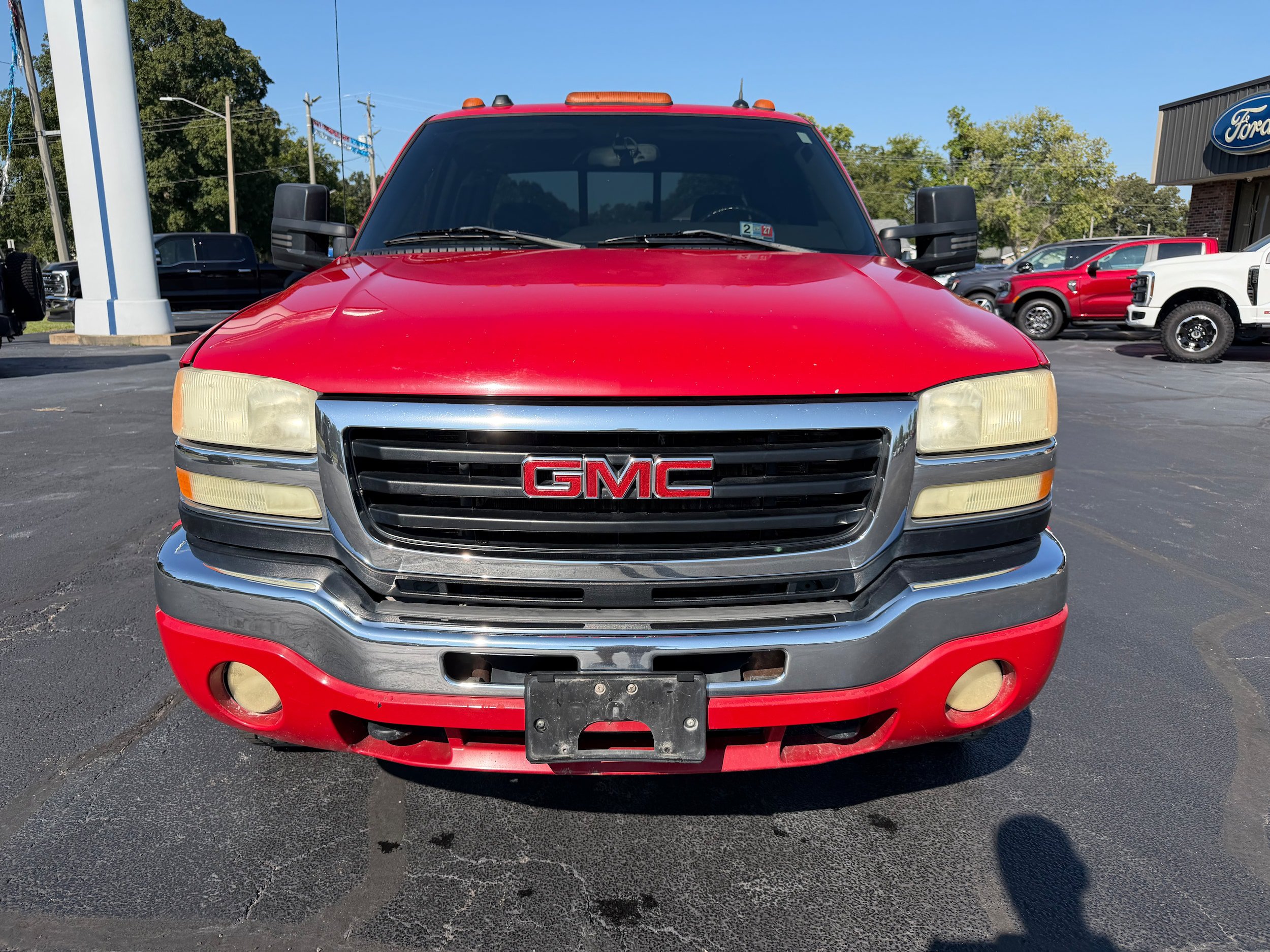Used 2005 GMC Sierra 3500 SLE w/ Heavy-Duty Power Package AWD/4WD image 2