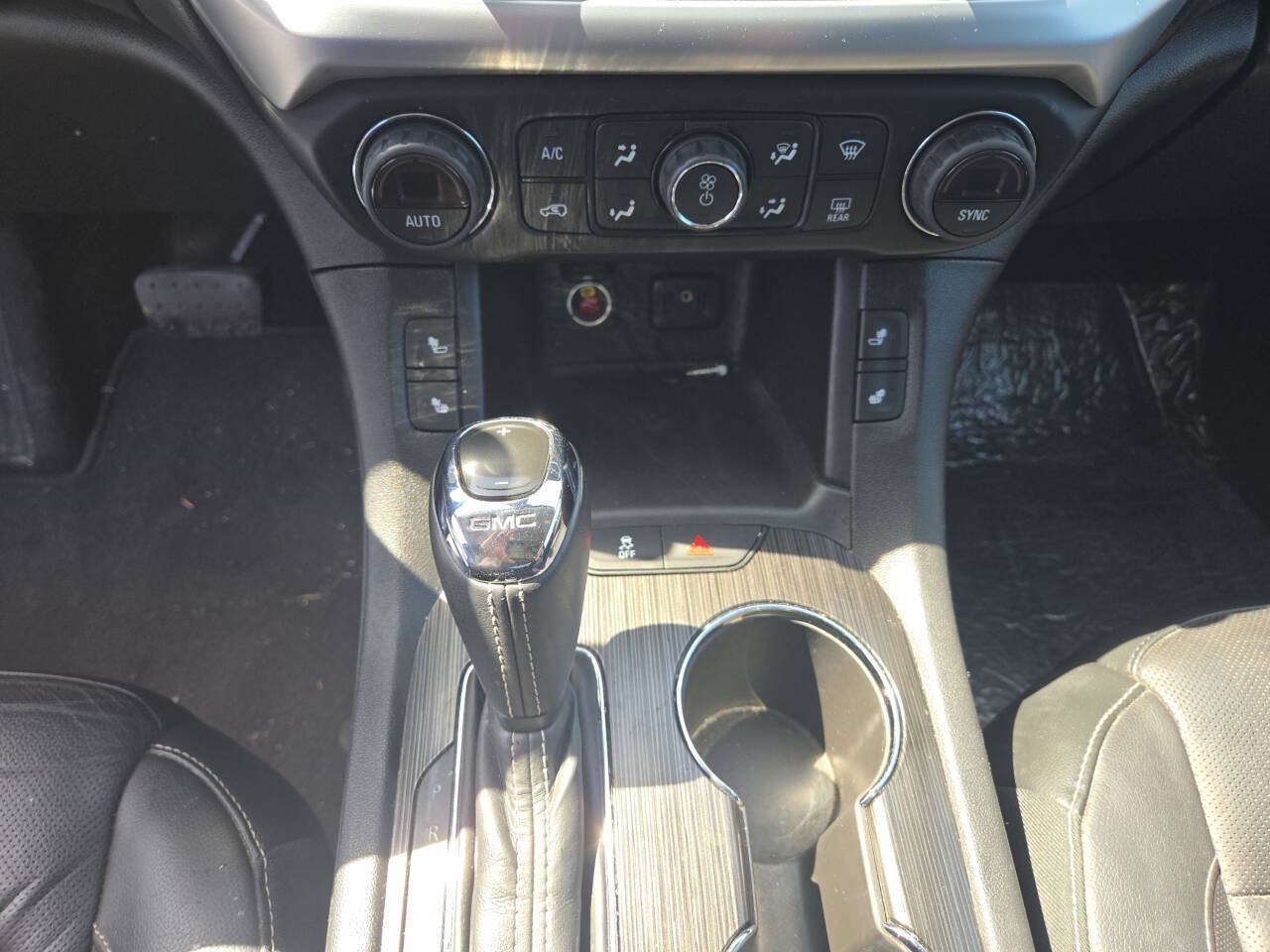 Used 2018 GMC Acadia SLT AWD/4WD image 26