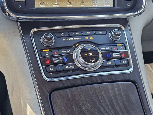 Certified 2019 Lincoln Continental Reserve image 21