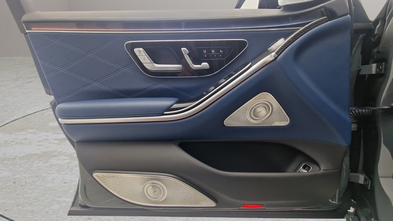 Used 2025 Mercedes-Benz S 63 AMG S image 14