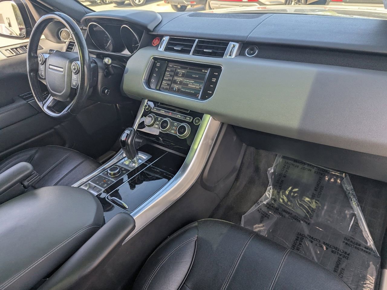Used 2015 Land Rover Range Rover Sport HSE image 10