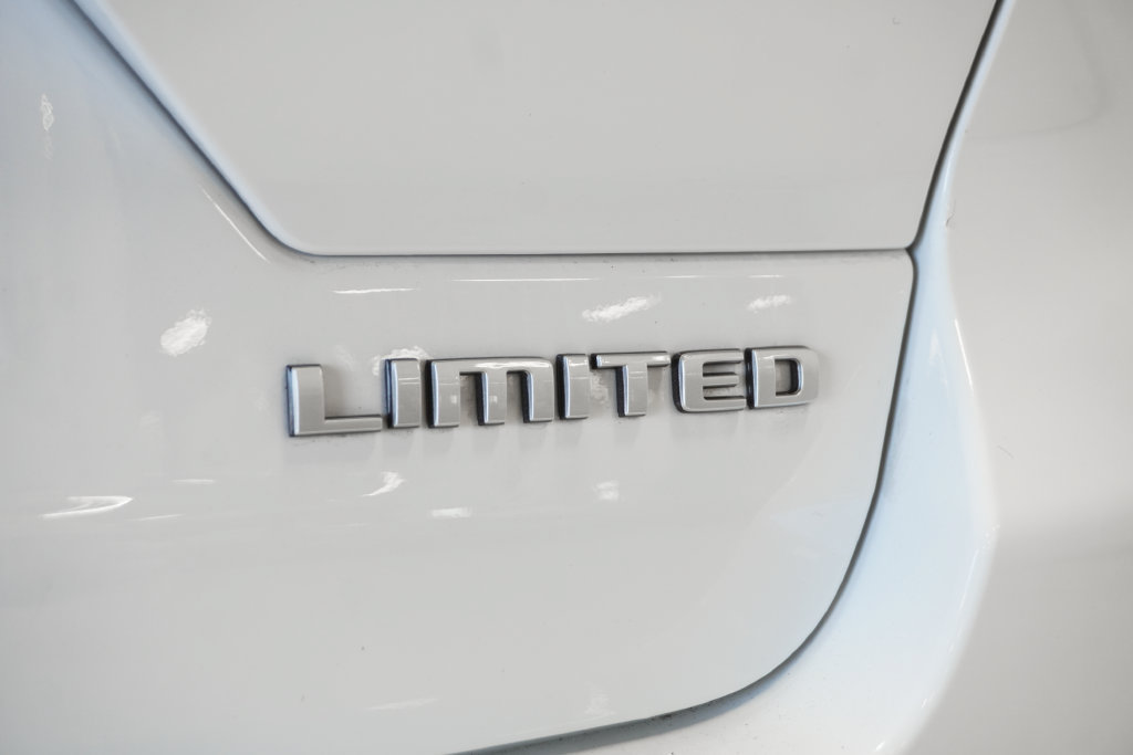Used 2025 Jeep Grand Cherokee Limited w/ MOPAR Finishing Package AWD/4WD image 29
